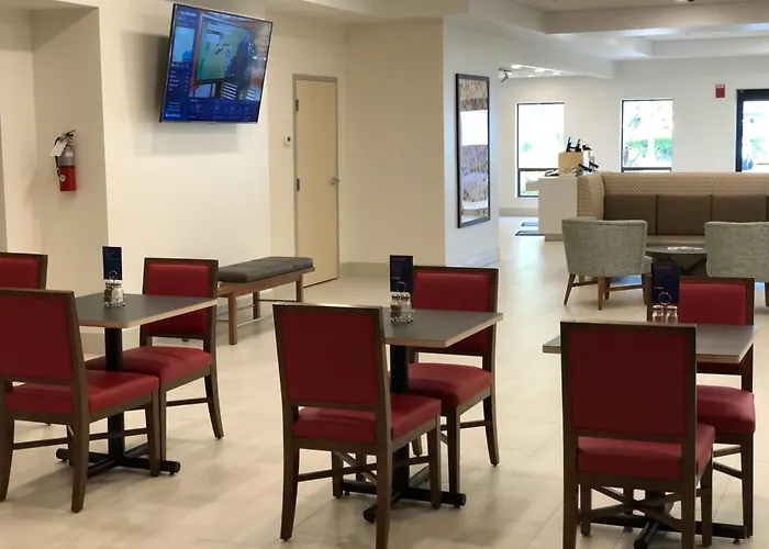 Holiday Inn Express Boca Raton - West By Ihg